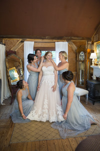 Erin Usawicz Photography Hackettstown New Jersey NJ best wedding photographer Jack's Barn rustic vintage barn wedding bridal party bridesmaids helping bride